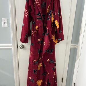VT (Virginia Tech) Fleece collegiate Snuggie